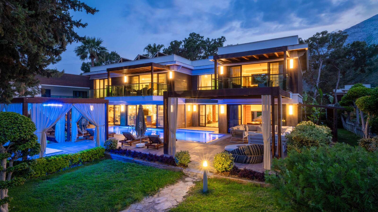 Villa Nirvana - deniz manzaralı özel havuz
